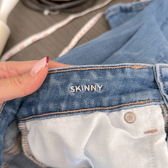 AE Medium Wash Skinny Jeans - Picture 4 of 6